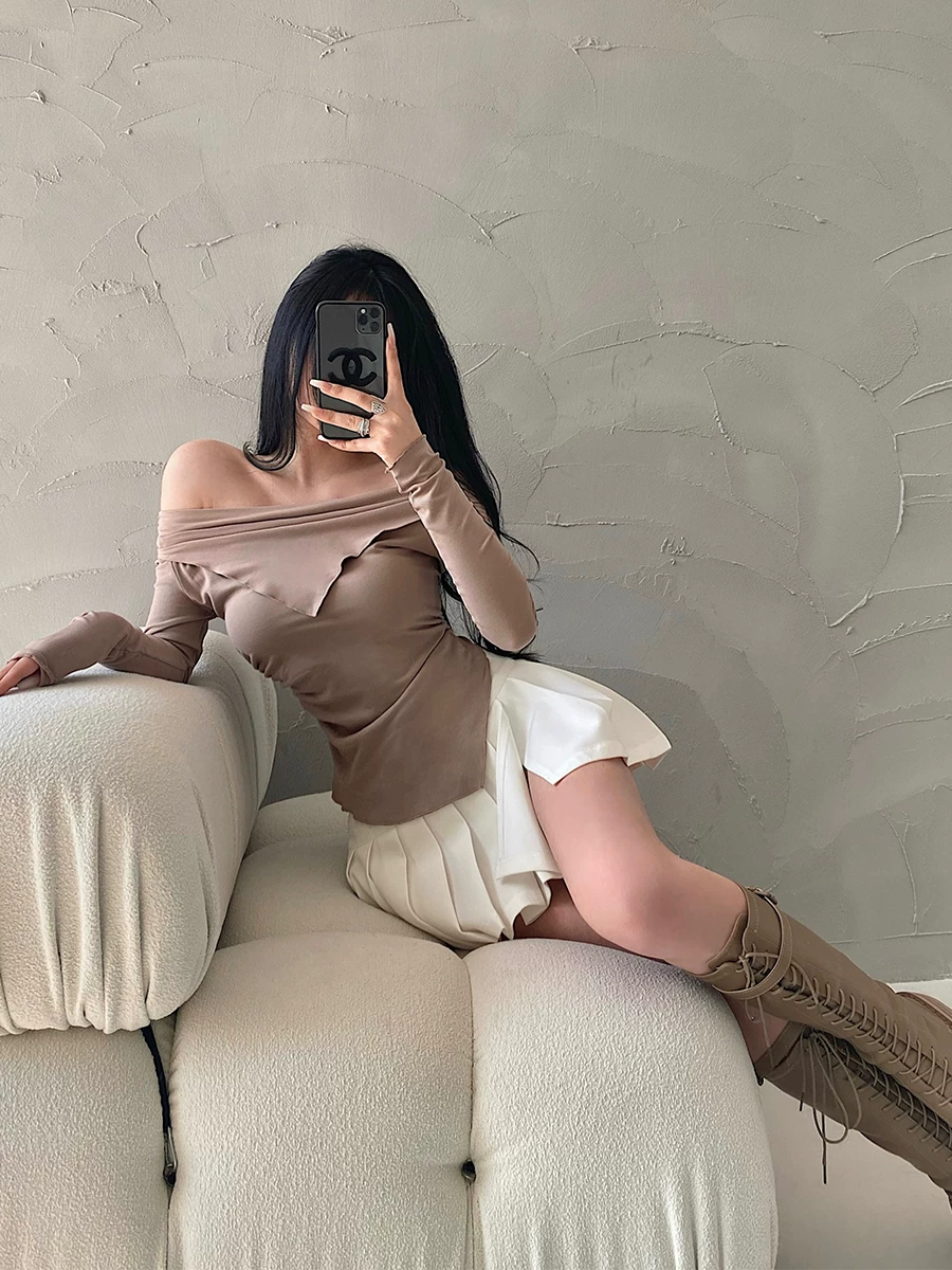 YoungGirlDay khao khát thuần khiết gợi cảm, áo thun trễ vai ôm sát, tay dài, viền chữ V, áo thun cơ bản