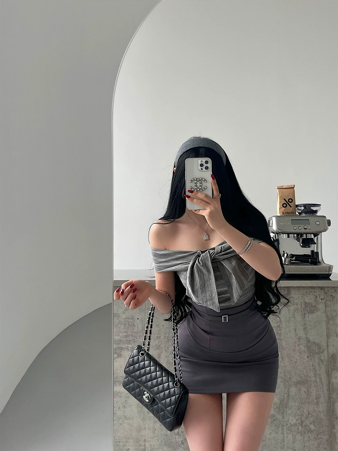 YoungGirlDay Pure Desire Áo thun không tay sọc ngang cổ chữ V gợi cảm có thể mặc nhiều kiểu dáng Slim Fit.