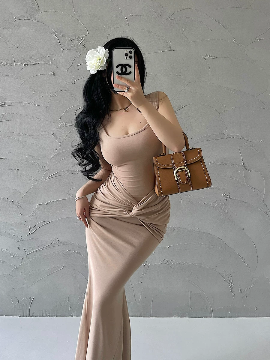 YoungGirlDay phong cách thuần khiết gợi cảm, váy ôm sát eo, tôn dáng, đuôi cá, váy dài