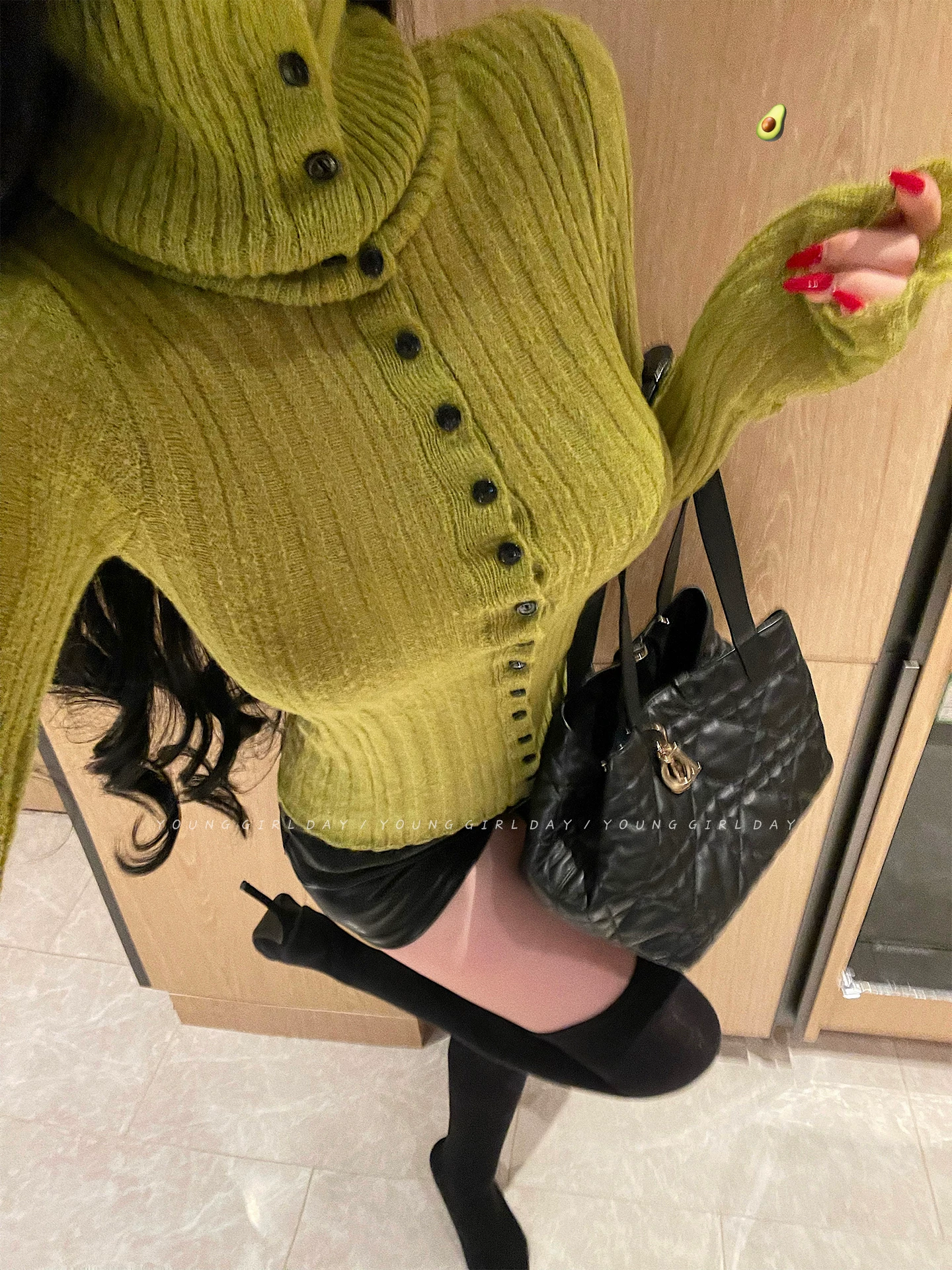 YoungGirlDay khao khát thuần khiết phong cách nhẹ nhàng áo cardigan dệt kim dài tay cổ cao, dáng ôm vừa vặn, kiểu dáng đơn giản