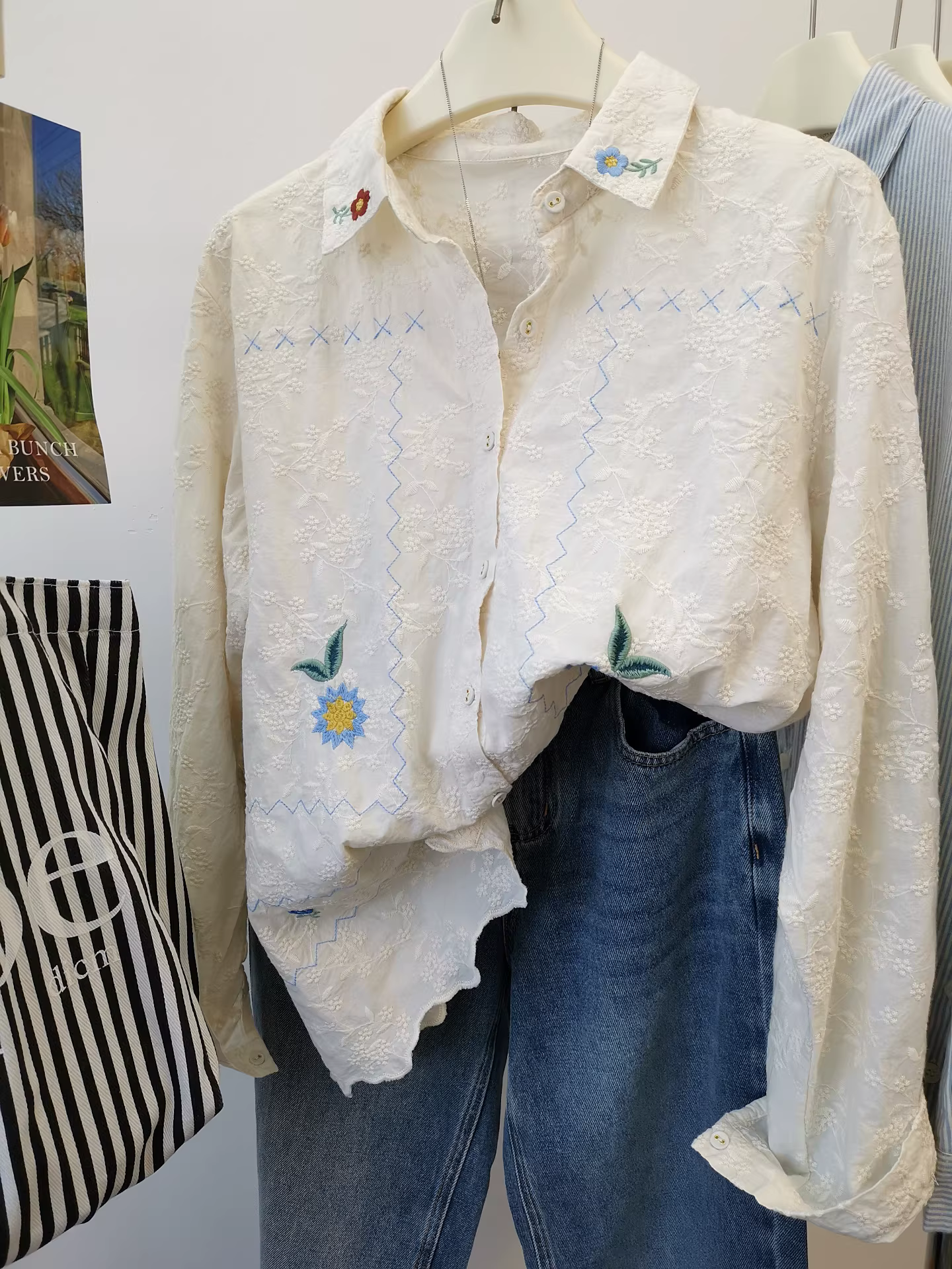 Áo sơ mi thêu màu be dài tay dành cho nữ CHAO, kiểu dáng thời trang và đa năng, mùa thu 2025, chất liệu cotton nguyên chất, dáng rộng, kiểu dáng thanh lịch, áo sơ mi thường ngày.