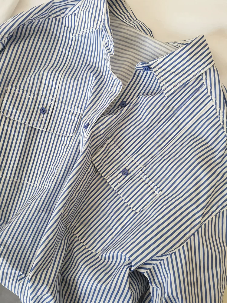 Áo sơ mi giả hai mảnh phối sọc kiểu Nhật Bản 2025, phong cách nghệ thuật, dáng rộng, mặc thường ngày, dài trung bình dành cho nữ