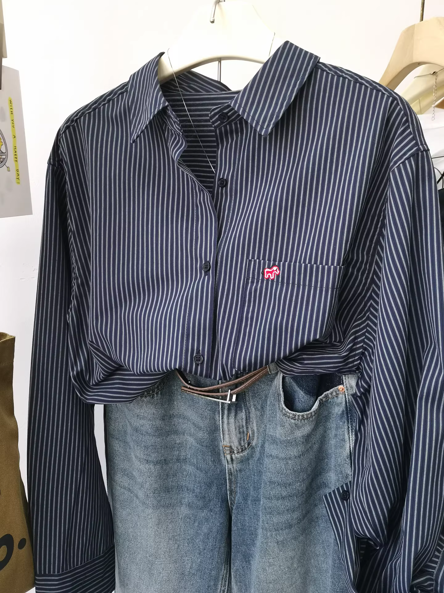 Không dễ nhăn, thêu hình ngựa đỏ, sọc dọc màu xanh đậm, áo sơ mi dài tay thường ngày cho nữ, áo sơ mi rộng rãi nhiều lớp