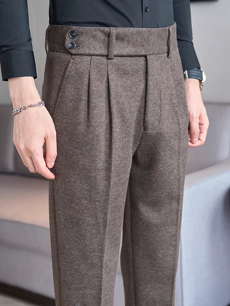 Quần âu nam chất liệu len pha Naples, cạp cao, dáng thẳng, dày dặn mùa thu đông, kiểu dáng lịch sự, phù hợp với trang phục công sở.