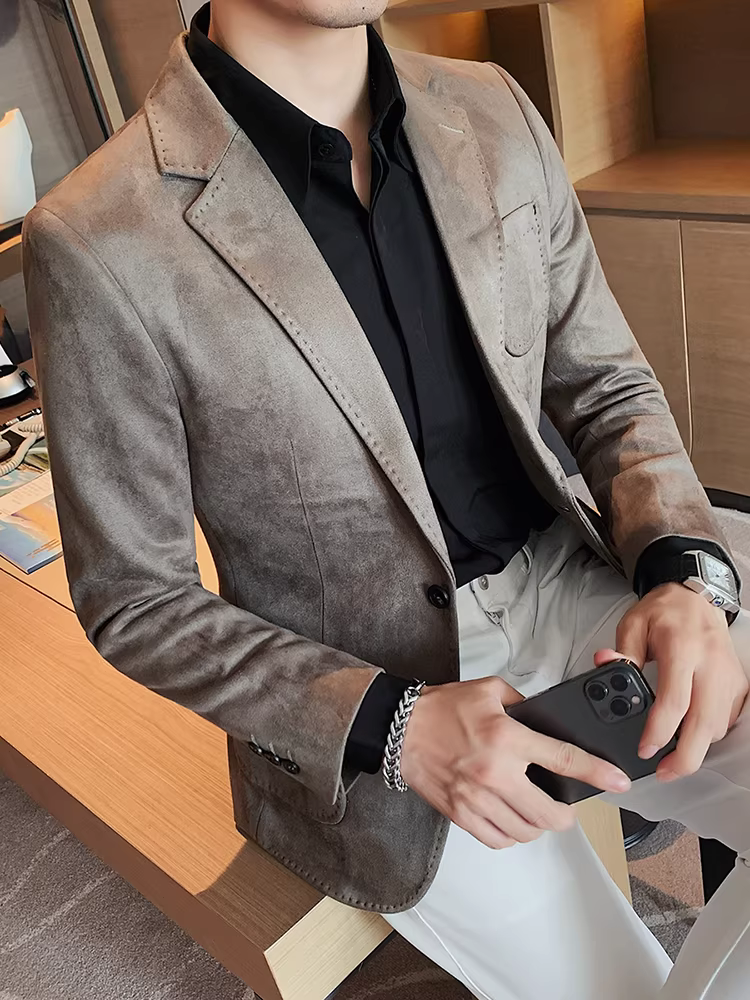 Áo blazer da lộn nam, kiểu mới thu đông 2025, thời trang, ôm dáng, lịch lãm, màu trơn, dễ chăm sóc, kiểu dáng đơn giản.