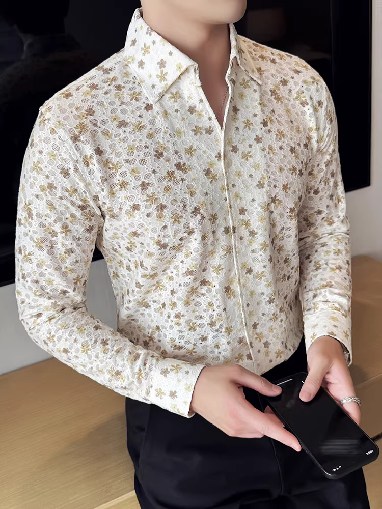 Áo sơ mi nam cổ V ren hoa rỗng, tay dài, kiểu dáng ôm body thời trang trẻ trung, xu hướng mới mùa thu 2024