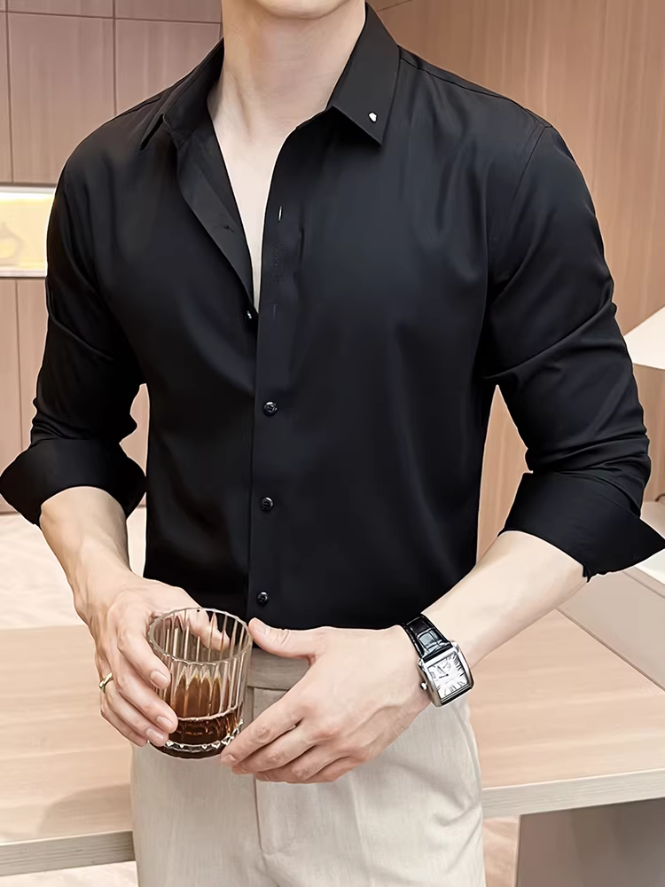 Áo sơ mi nam cao cấp, tay dài, xu hướng thời trang thu đông 2025, kiểu dáng ôm body, chất liệu tươi mát, mềm mại, không nhăn.