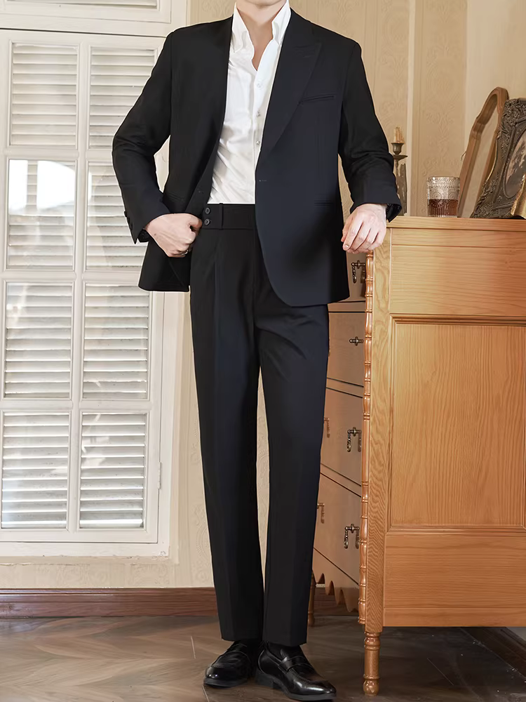 Quần âu nam Naples dáng đứng ống đứng, cạp cao, chất liệu mềm mại, phong cách lịch sự nhưng vẫn năng động, thời trang, hợp xu hướng, ôm dáng.