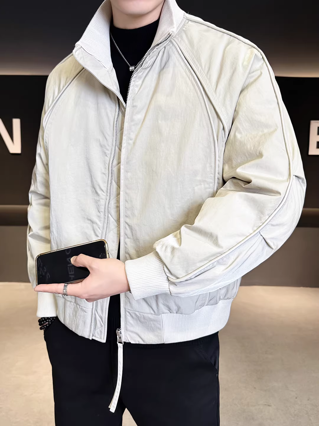 Áo khoác phao nam cổ đứng chất lượng cao, trọng lượng nhẹ, kiểu dáng mới mùa đông 2025, rộng rãi và đa năng, giữ ấm.