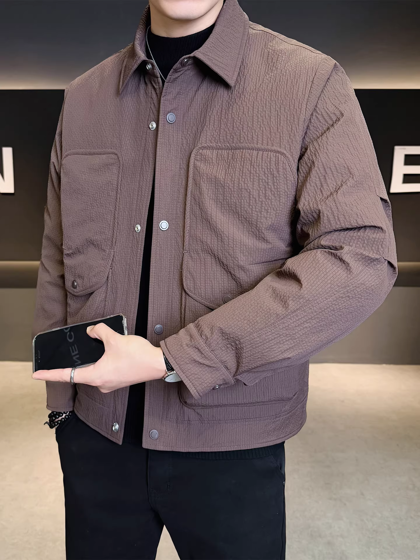 Áo khoác phao nhẹ cổ trụ tiêu chuẩn quốc gia 90 dành cho nam, kiểu mới mùa đông 2025, cổ áo lật, ngắn, rộng, ấm áp.