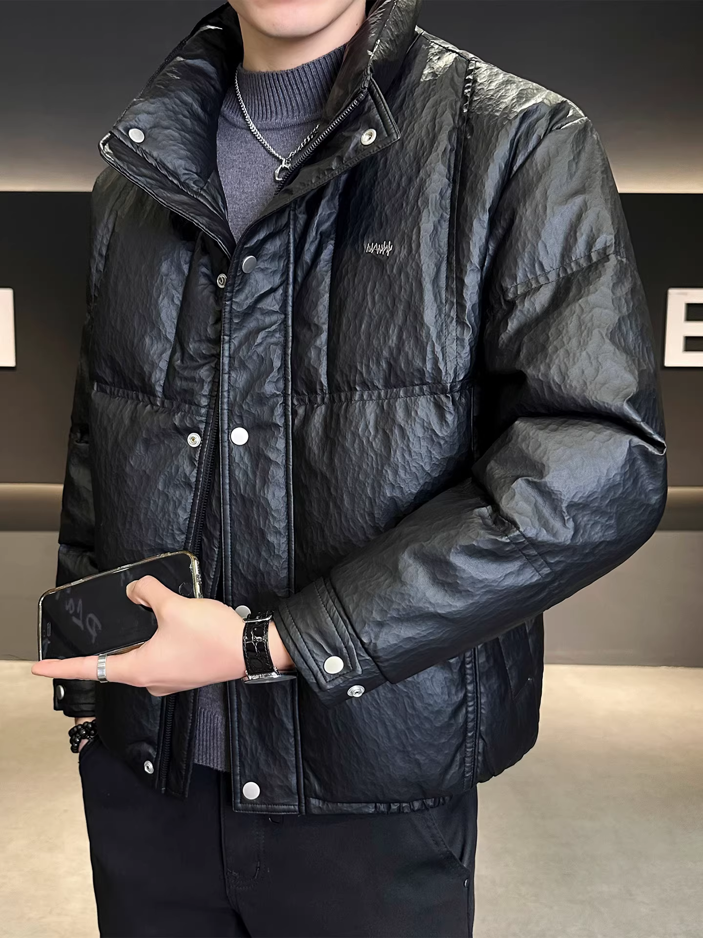 Áo khoác nam giả da nhung họa tiết đá tiêu chuẩn quốc gia 50, kiểu mới mùa đông 2025, cổ đứng rộng, dày dặn và ấm áp.