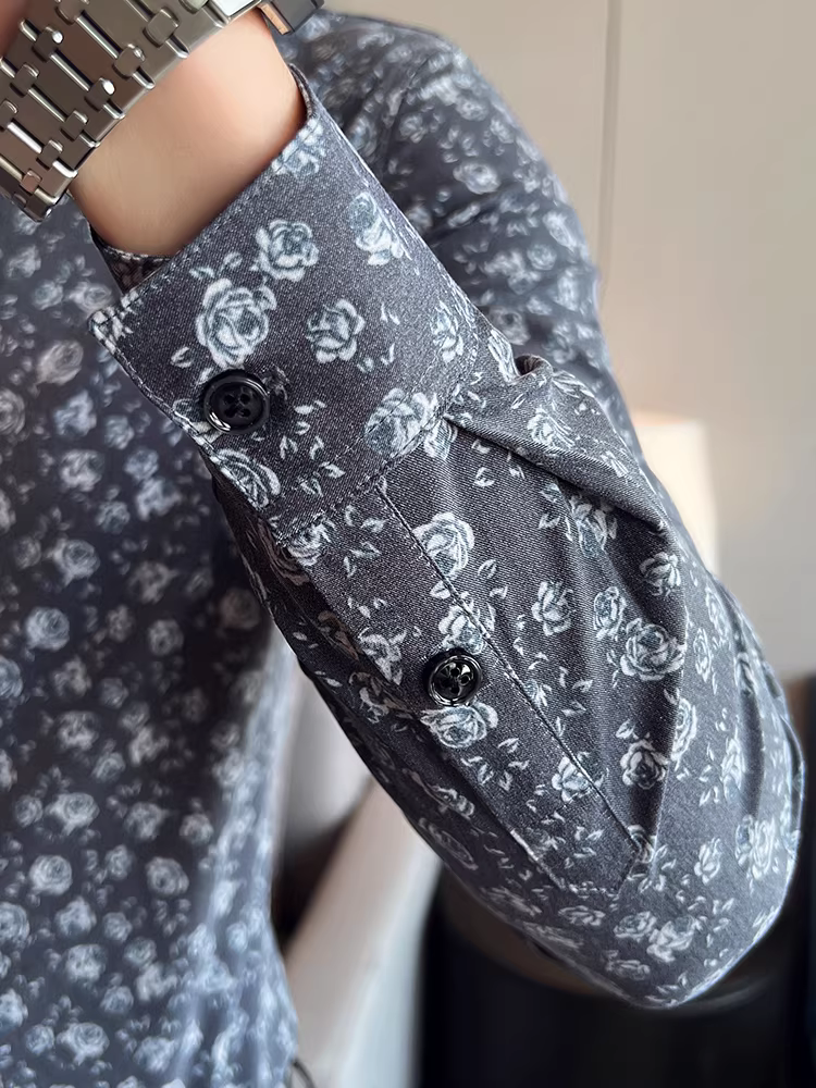 Áo sơ mi hoa cho nam, dài tay, cao cấp, sành điệu, hợp thời trang, ôm dáng, công sở, không nhăn, phong cách Anh, trang phục lịch sự và chuyên nghiệp.