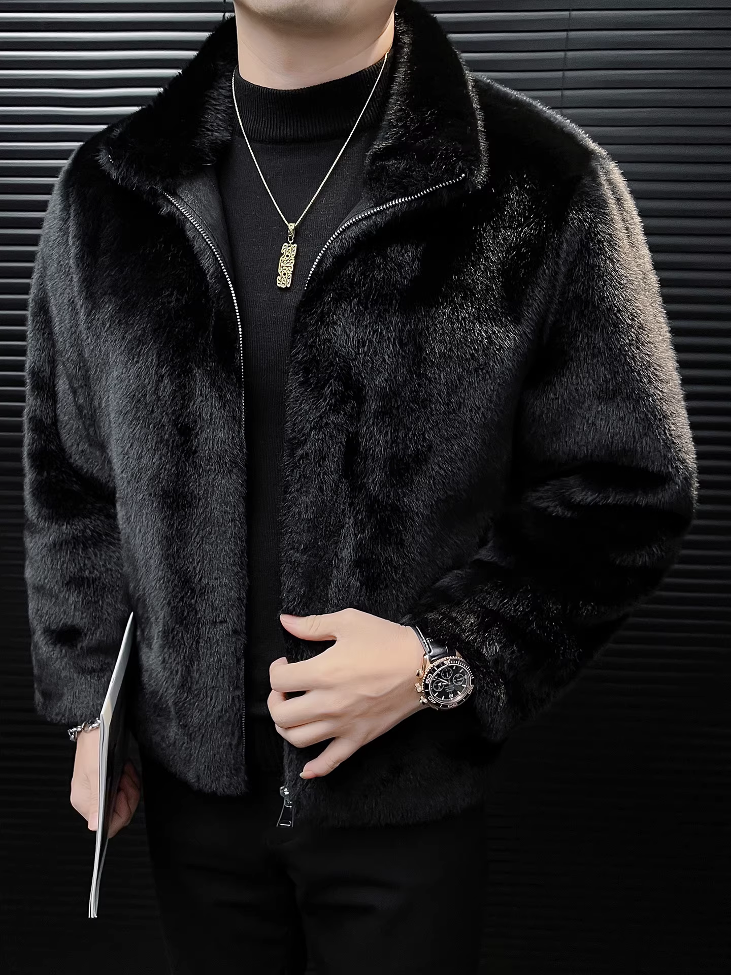 Áo khoác nam giả lông chồn cao cấp có mũ, kiểu mới mùa đông 2025, dáng rộng, ngắn, lông dày tích hợp