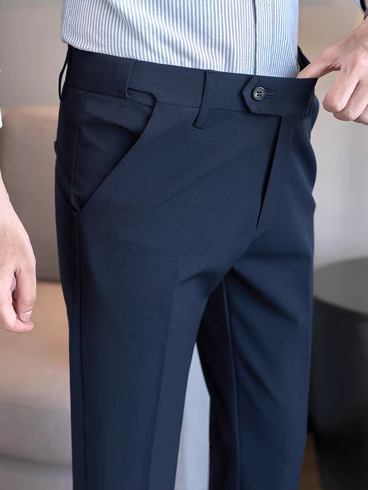 Quần âu nam lưng thun không lộ, kiểu dáng lịch sự, ôm dáng, chất liệu mềm mại, không nhăn, dễ chăm sóc, thích hợp đi làm.