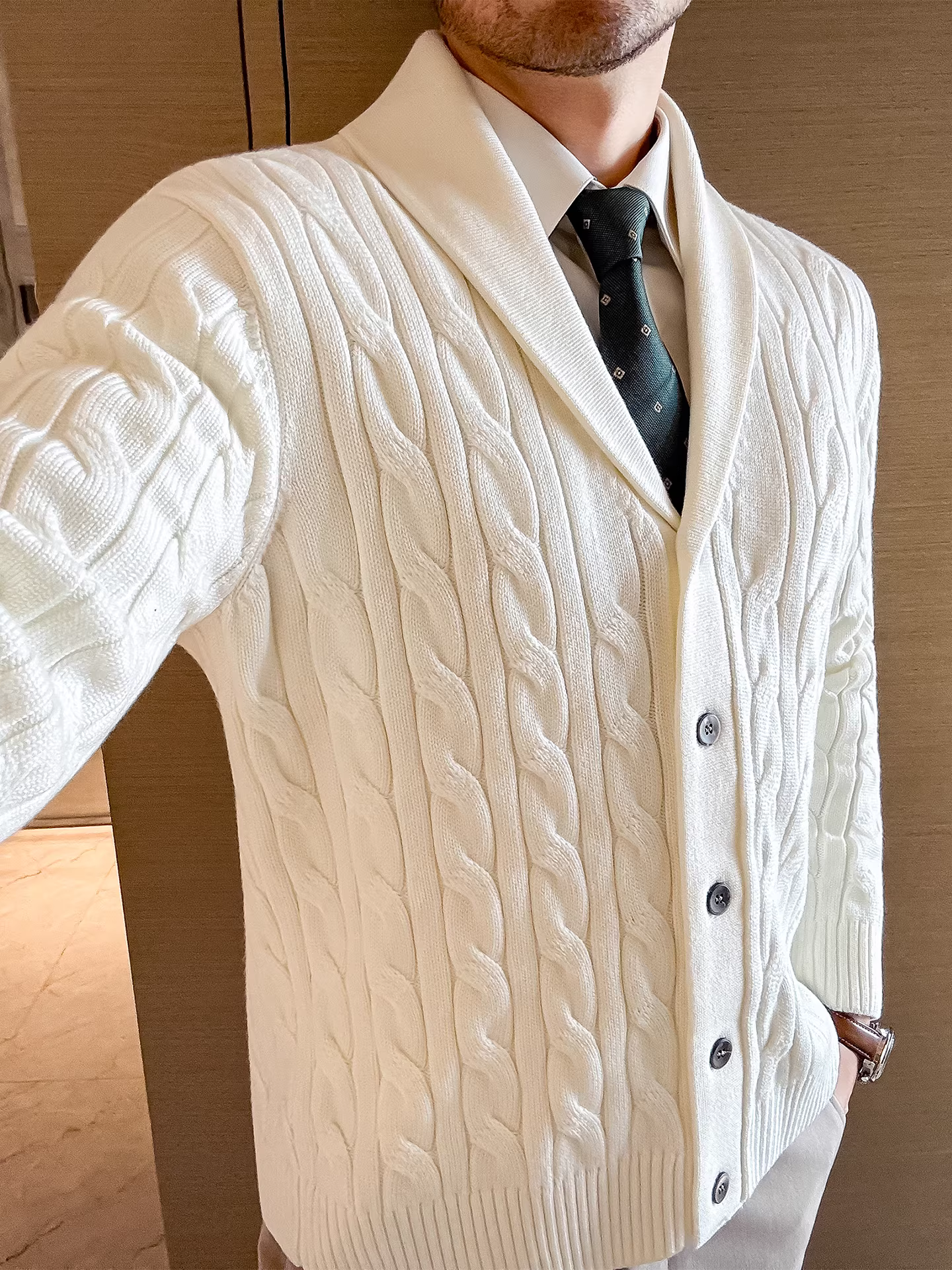 Áo len dệt kim kiểu dáng cổ điển chất liệu len pha dành cho nam, áo khoác len dày dặn đa năng, kiểu dáng rộng rãi, mới cho mùa thu đông.