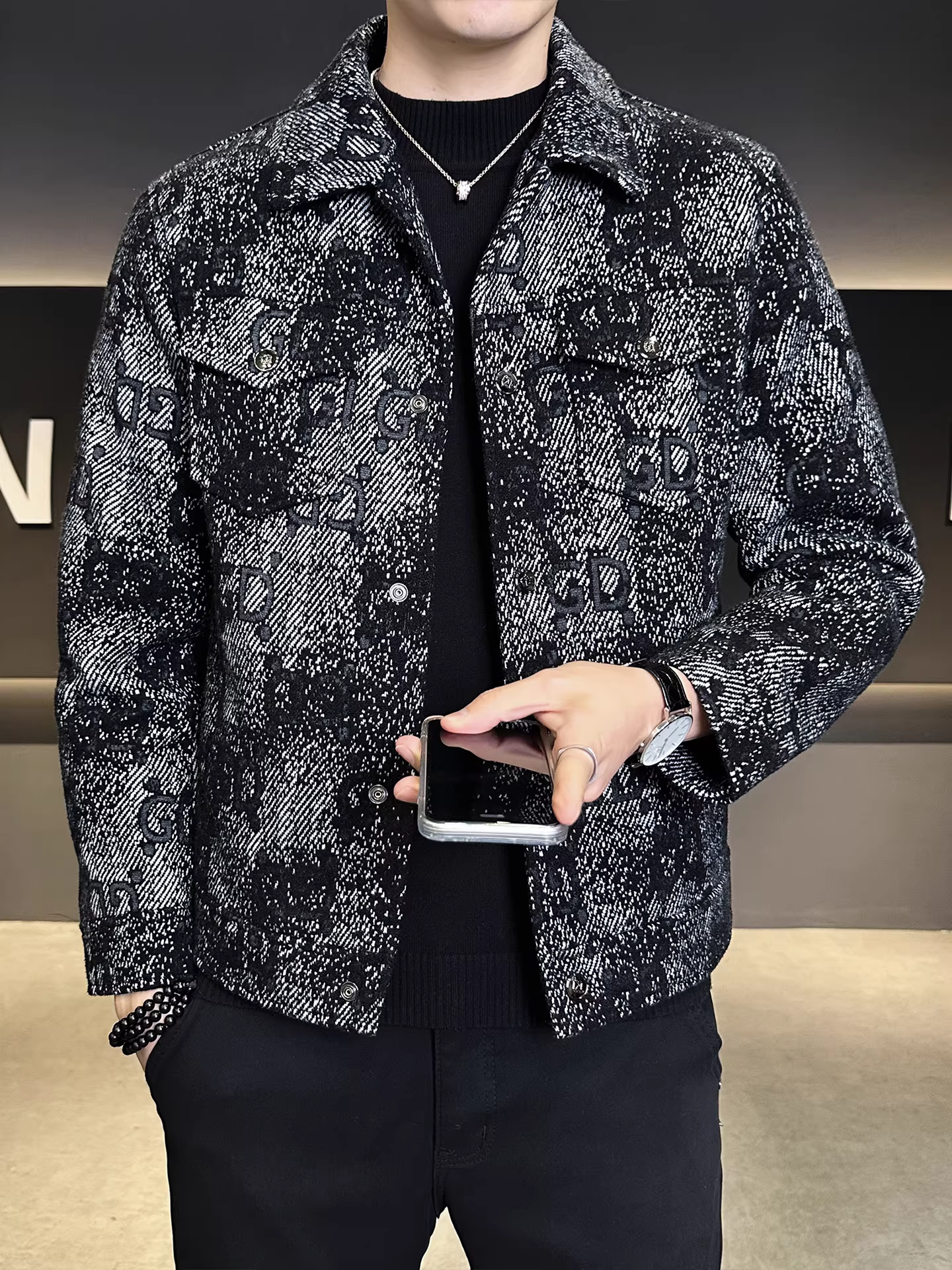 Áo khoác phao nam thiết kế nhẹ, dành cho mùa đông 2025, kiểu dáng mới, form rộng, đa năng, cổ trụ, ngắn, áo khoác len ấm áp.