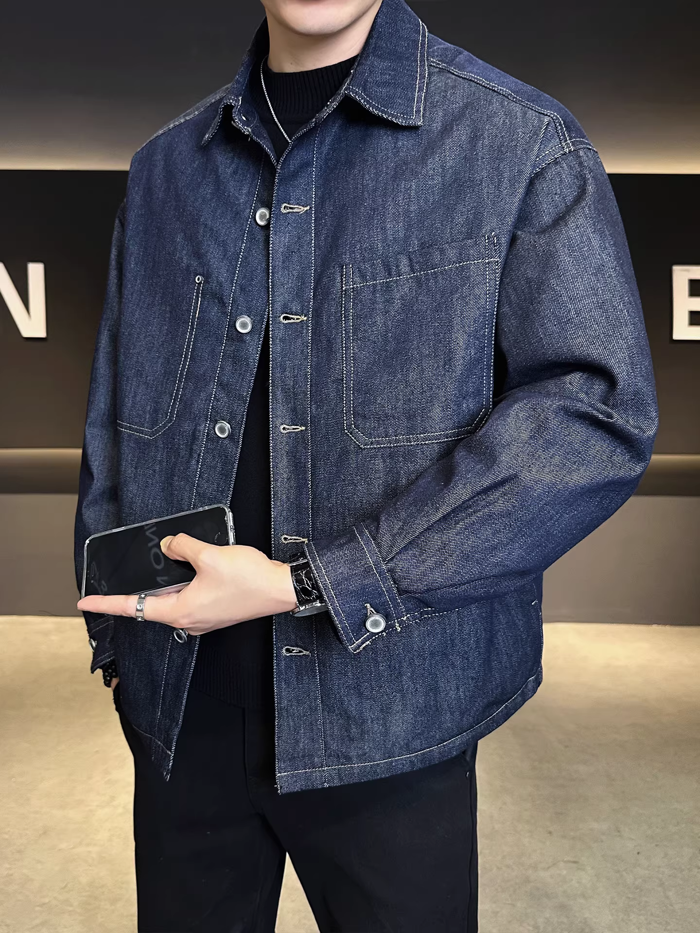 Áo khoác nam chất liệu denim, kiểu dáng mới mùa đông 2025, dáng rộng, đa năng, dày dặn, ấm áp, chất lượng cao.