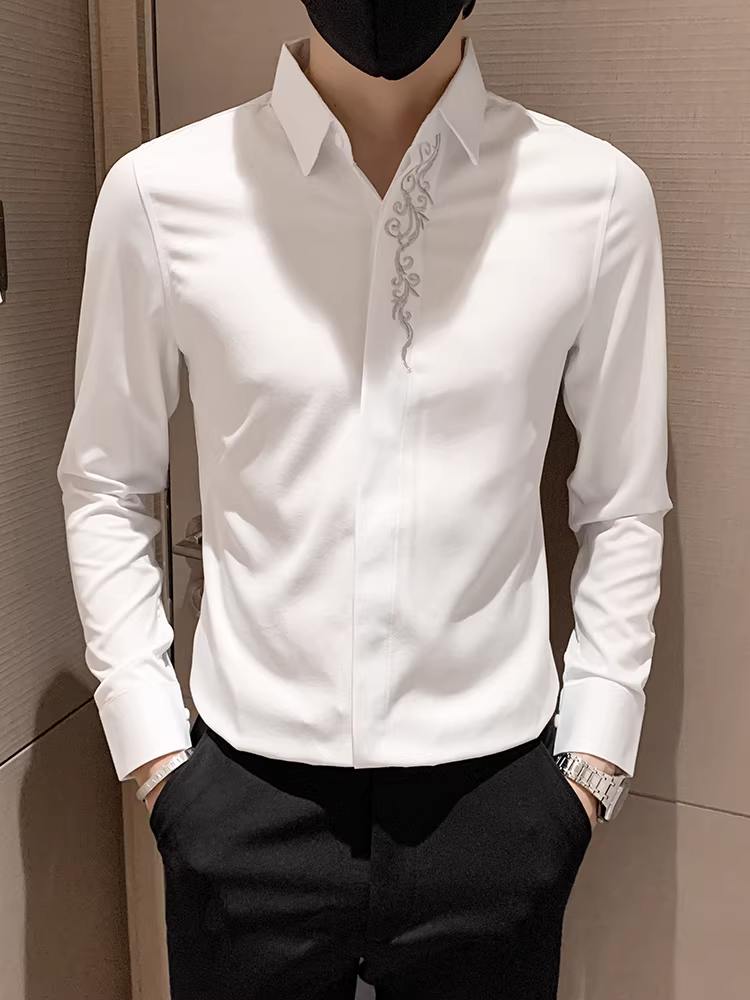 Áo sơ mi nam cao cấp tay dài, kiểu dáng ôm body mới, thích hợp cho công sở và thường ngày mùa xuân thu, màu đỏ với khuy giấu và thêu theo năm sinh.