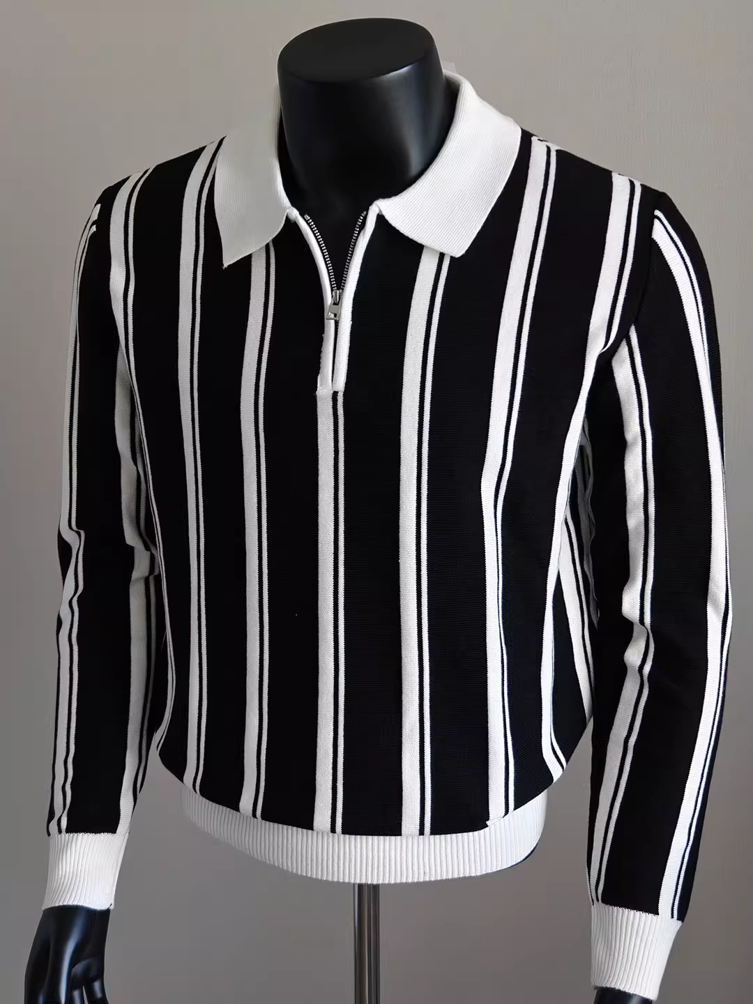 Áo len nam cổ trụ nửa khóa kéo, phối màu sọc, tay dài, thời trang thu đông mới, dáng rộng, chất liệu dệt kim đa năng.