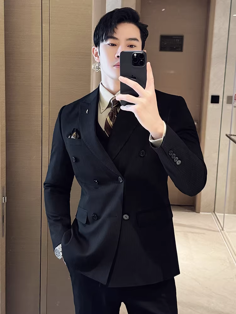 Bộ vest kẻ sọc hai hàng khuy nam, thời trang xuân thu mới, kiểu dáng ôm body, lịch lãm, bộ ba món