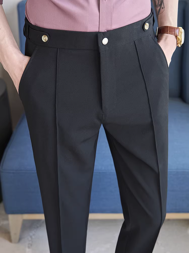 Quần âu nam thiết kế hiện đại, màu trơn, đa năng, hợp thời trang, đơn giản, thời thượng, quần dài dáng ôm, chất liệu mềm mại, quần công sở dáng slim-fit.