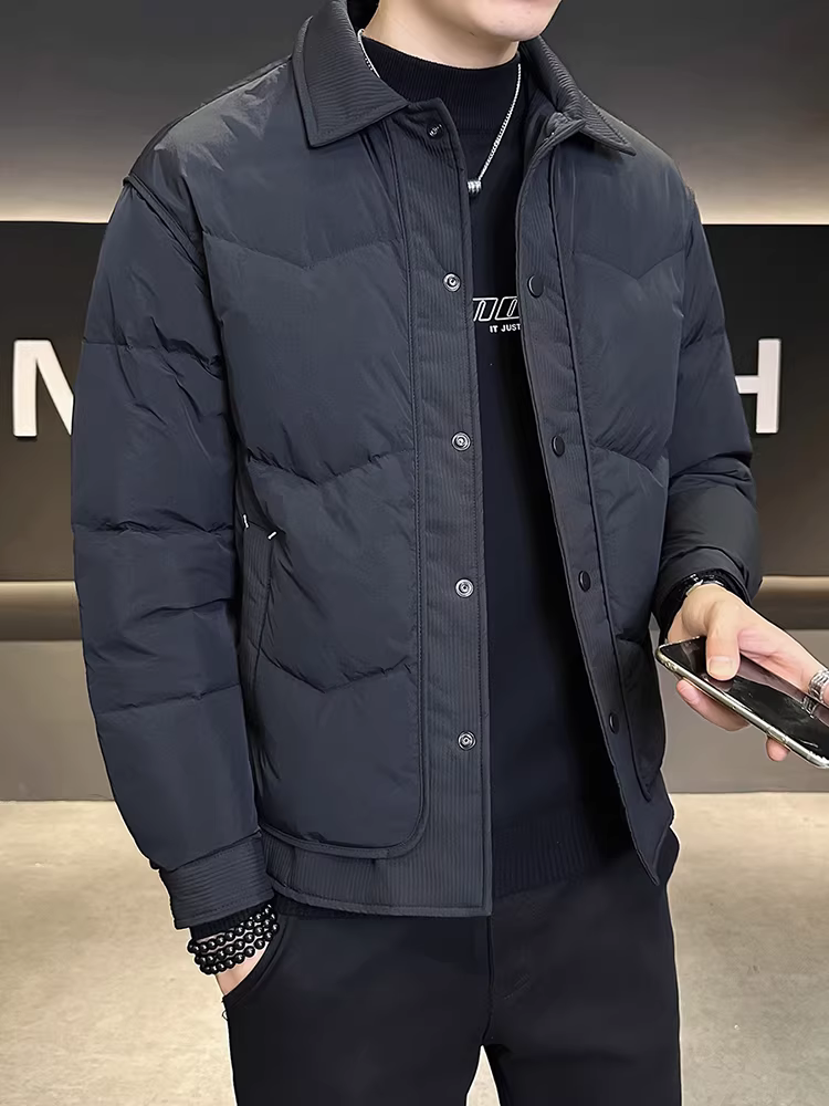 Áo khoác phao nhẹ nam cổ trụ mùa đông 2025 thiết kế phối màu cao cấp phong cách kinh doanh lịch sự ngắn