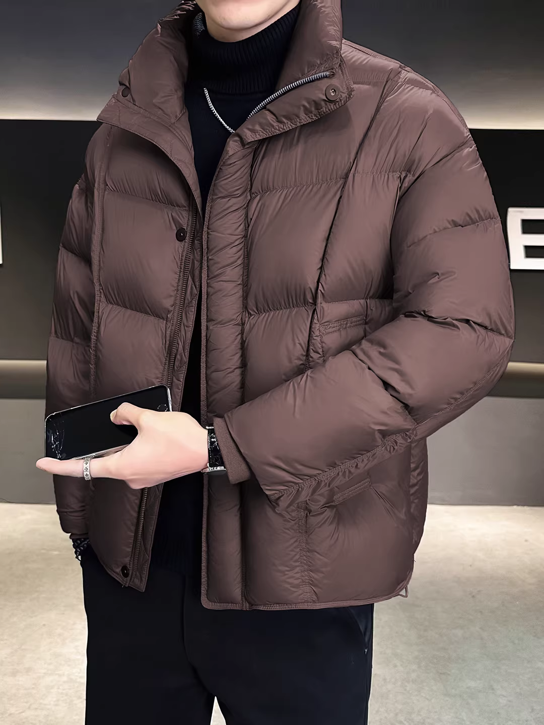 Áo khoác phao nam tiêu chuẩn quốc gia 90% lông vũ, kiểu mới mùa đông 2025, dáng rộng, ngắn, dày dặn.