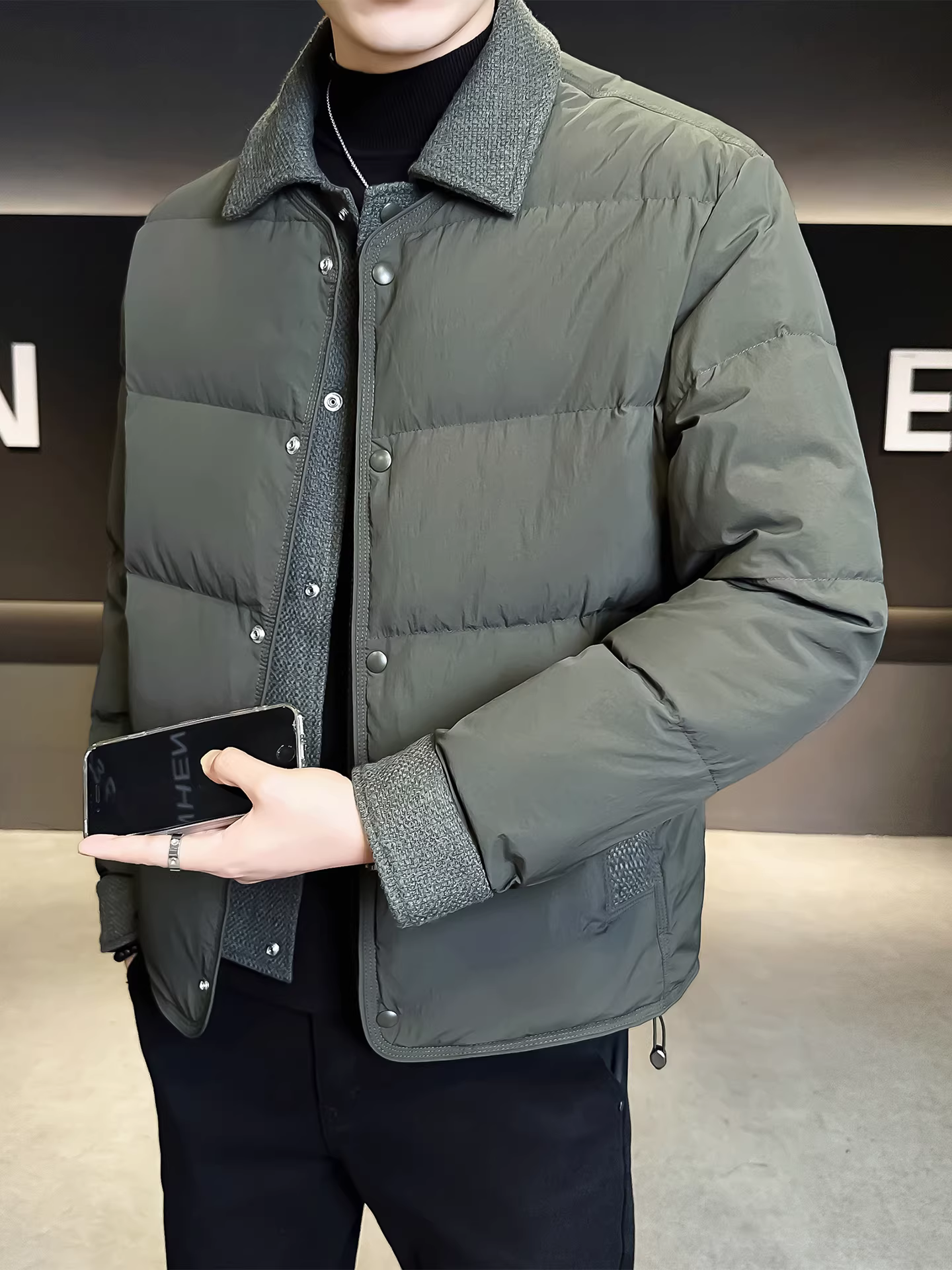 Áo khoác nam phối chất liệu giả da cao cấp, kiểu dáng hai lớp, cổ phối, tiêu chuẩn quốc gia 90%, mùa đông 2025 kiểu mới, dáng rộng, dày dặn.