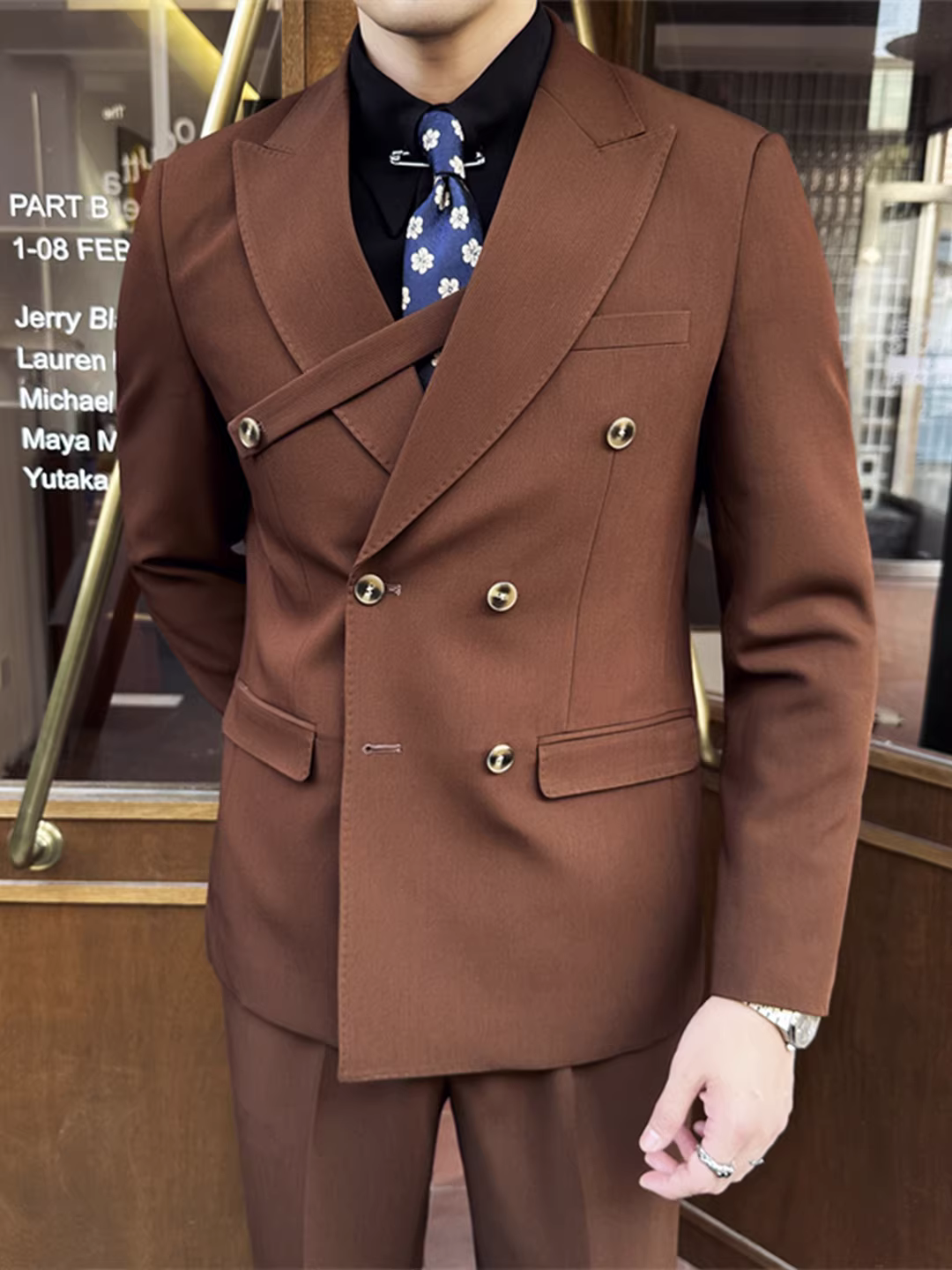 Bộ vest nam cài khuy cài đôi, phối hạt cườm, dáng ôm, phong cách Anh quốc thời thượng, bộ vest công sở lịch lãm kèm quần.