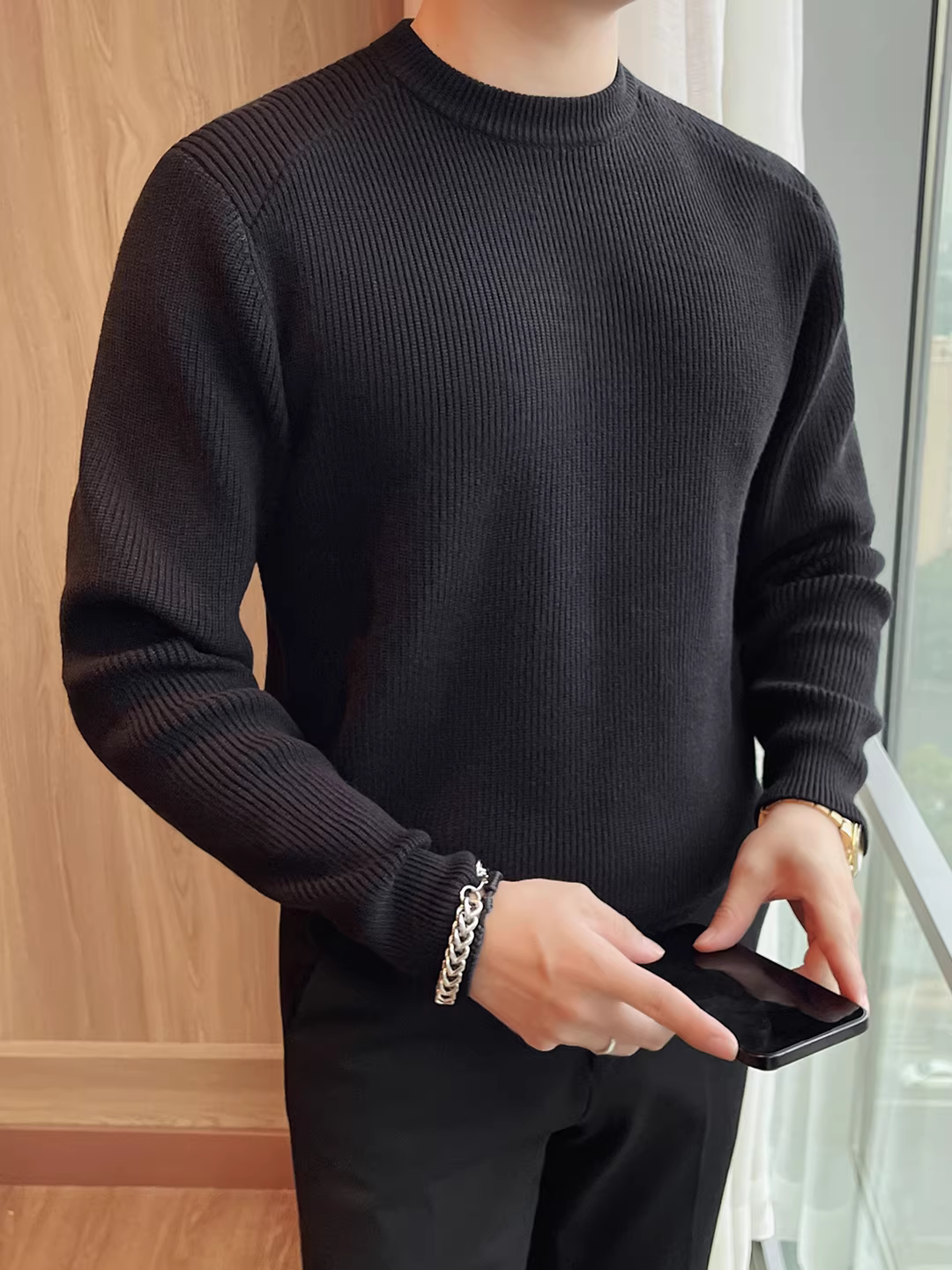 Áo len nam cổ tròn dày dặn, tay dài, thời trang thu đông 2025 mới, dáng rộng, chất liệu dệt kim đa năng.