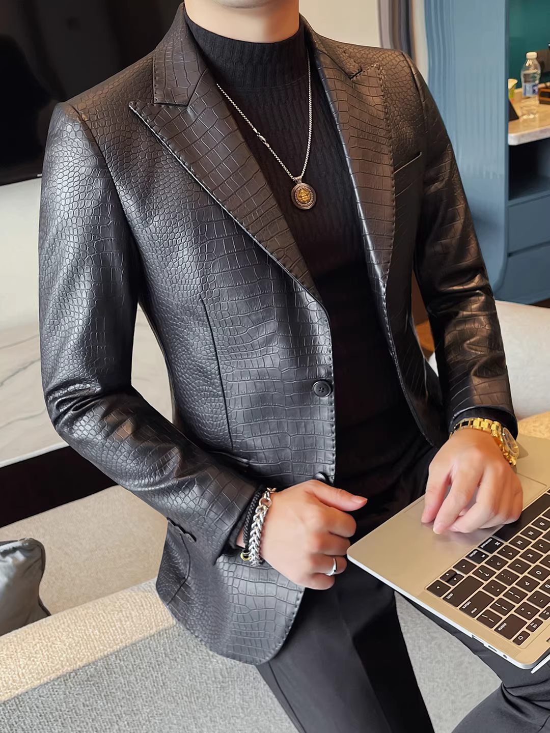 Áo blazer nam họa tiết cá sấu, ve nhọn, kiểu mới 2025, chất lượng cao, dáng ôm, thời trang, lịch lãm, vest đơn hàng nút.