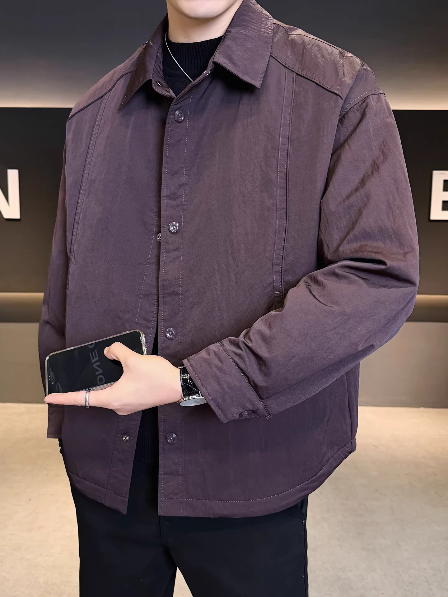 Áo khoác phao nhẹ cổ sơ mi cao cấp 90% lông vũ dành cho nam, kiểu dáng mới mùa đông 2025, dáng rộng, đa năng, nhẹ và ấm áp.