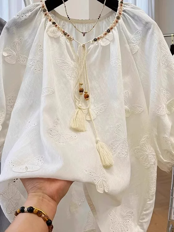 Áo sơ mi babydoll tay ngắn thêu bướm kiểu Hàn Quốc cao cấp, chất liệu mỏng, mẫu mới hè 2025 dành cho nữ