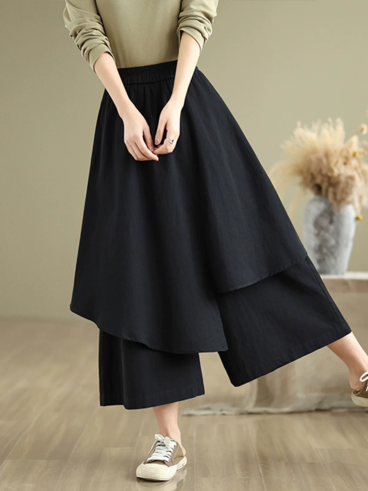 Quần nữ size lớn mùa hè 2026 kiểu mới phong cách nghệ thuật, dáng rộng, retro, lưng thun, giả hai mảnh, bất đối xứng, ống rộng, kiểu váy