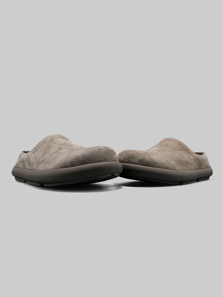 Giày lười nam kiểu Birkenstock cổ điển dành cho mùa thu, mũi và gót kín, thích hợp để đi ngoài trời.