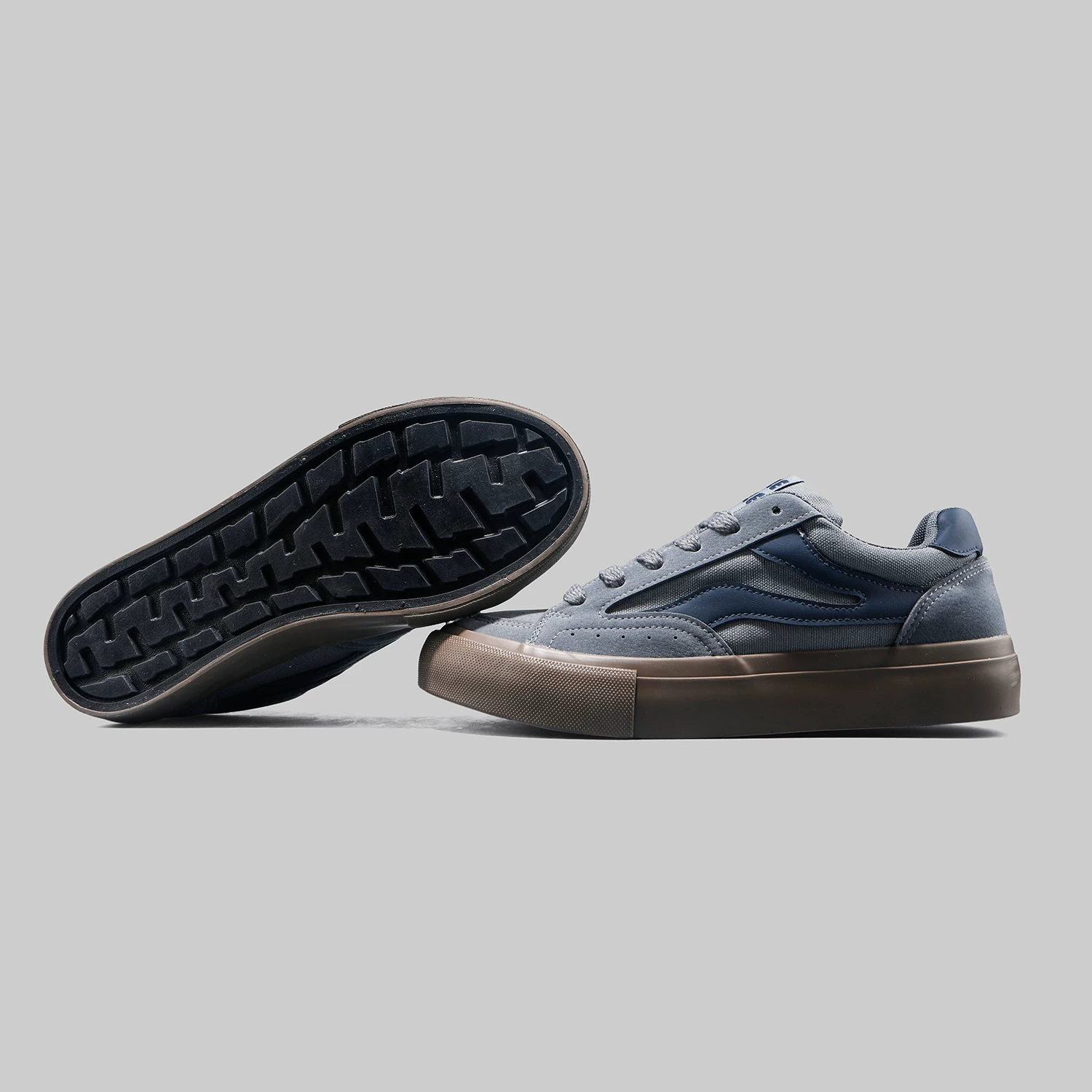 Giày thể thao nam Dongjia Qshoes ngoại thương phong cách Nhật Bản, kiểu Hồng Kông, thời trang, đa năng, chất liệu vải canvas.