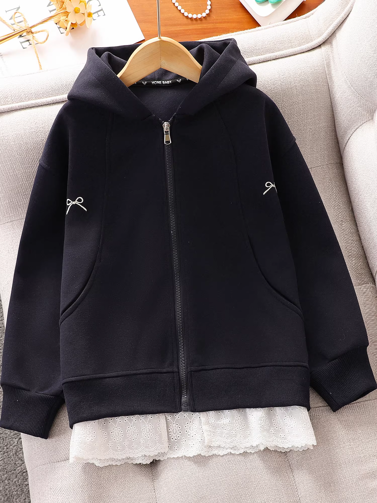 Áo len nữ cho mùa xuân thu, áo khoác ren giản dị sành điệu cho các cô gái lớn tuổi, áo hoodie dáng rộng phong cách Hàn Quốc cho trẻ em, trang phục mùa thu.