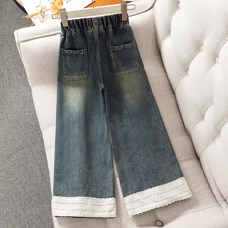 Bộ trang phục hè cho bé gái kiểu mới 2025, áo thun ngắn tay xẻ tà cho bé gái lớn, quần jean ống rộng mỏng cho trẻ em