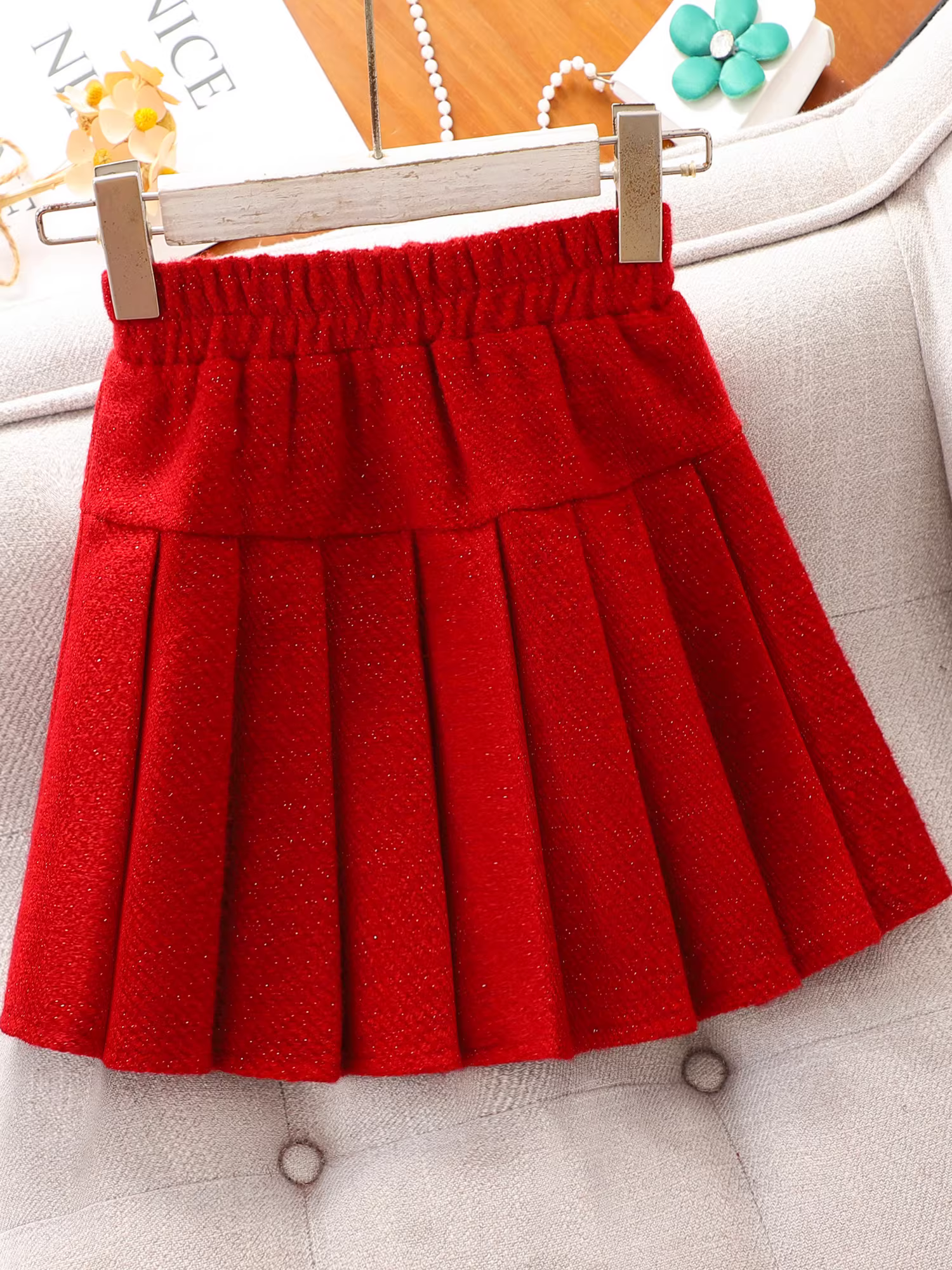 Bộ trang phục kiểu Chanel cho bé gái, trang phục Tết Nguyên đán 2025, áo khoác đỏ và chân váy xếp ly hai mảnh mùa thu đông mới dành cho bé gái lớn hơn