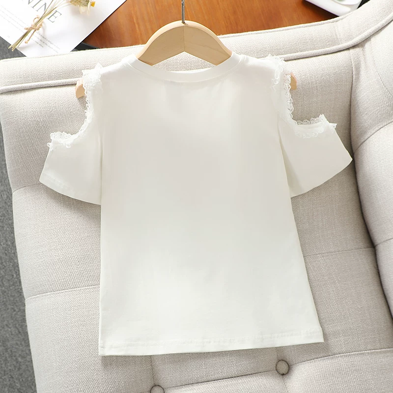 Áo thun ngắn tay cho bé gái, chất liệu cotton nguyên chất, phong cách mùa hè, áo trắng trễ vai, quần áo mùa hè mới 2025, quần áo trẻ em, áo thun