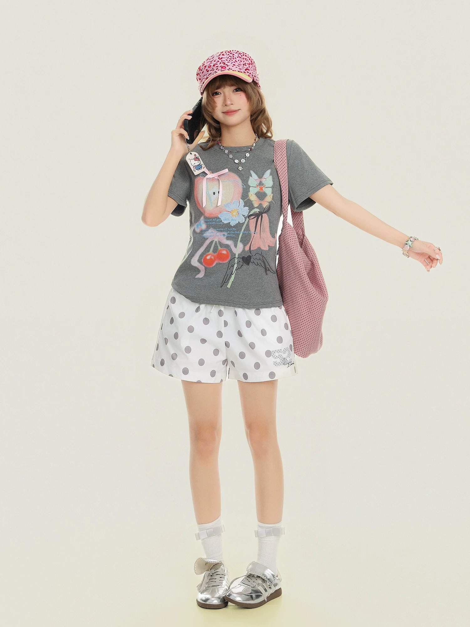 Áo thun ngắn tay thiết kế Bulu Biscuit Retro Graffiti Bowknot dành cho nữ, áo thun dáng rộng mùa hè giúp giảm béo.