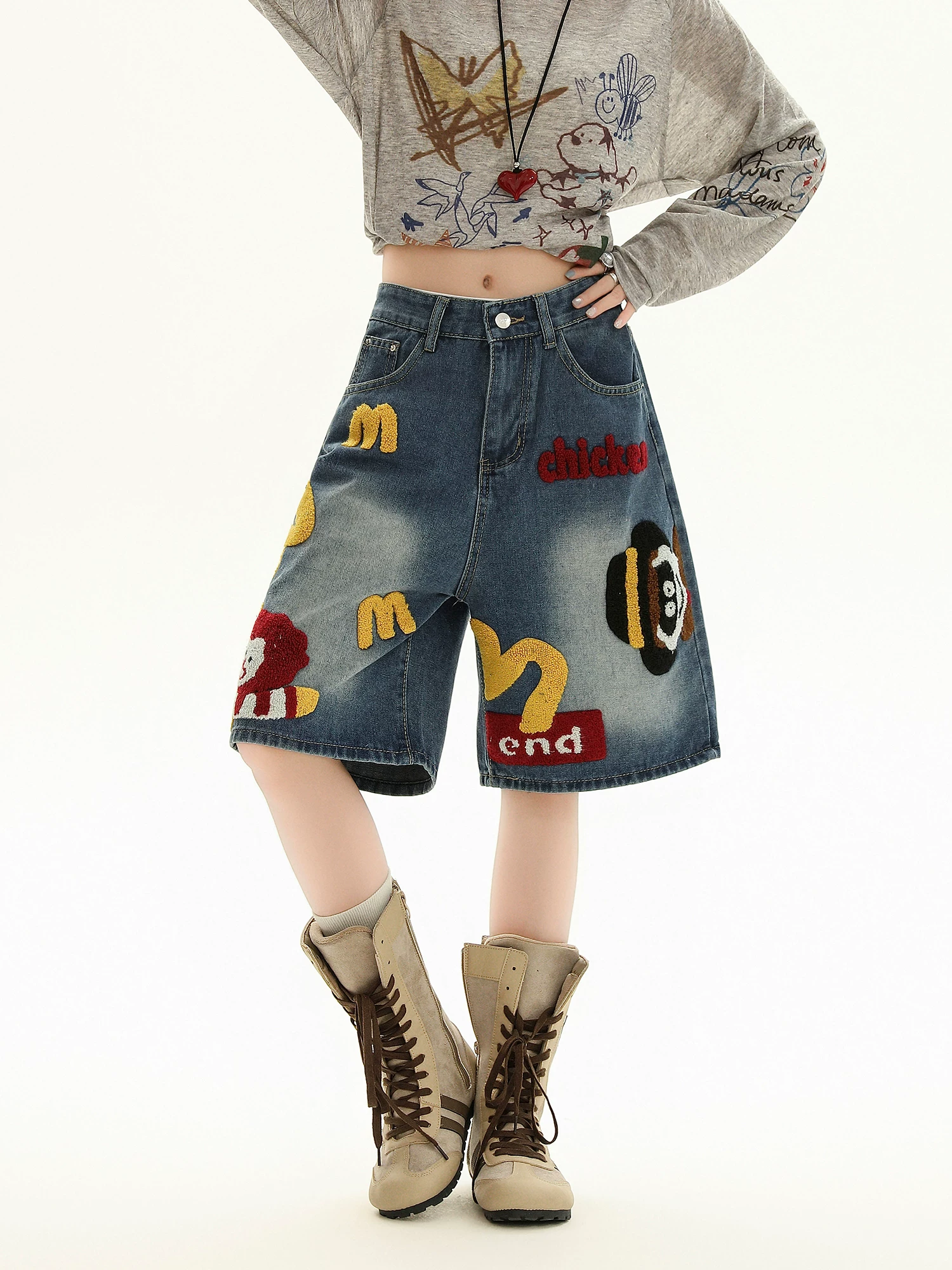 Bulu Biscuit American Retro Fun Khăn thêu quần short denim dành cho nữ, thiết kế mùa hè Quần ống rộng năm điểm.