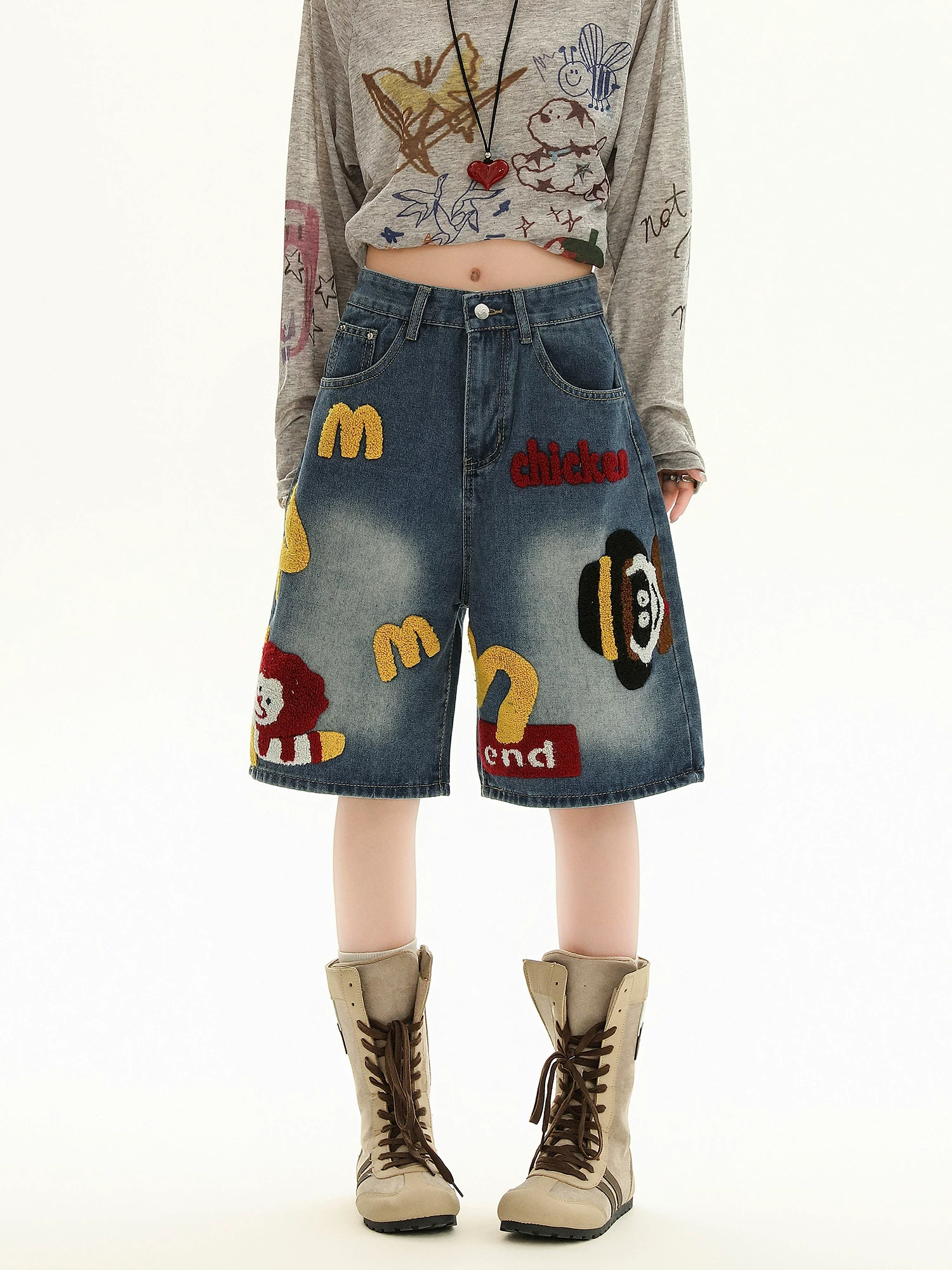 Bulu Biscuit American Retro Fun Khăn thêu quần short denim dành cho nữ, thiết kế mùa hè Quần ống rộng năm điểm.