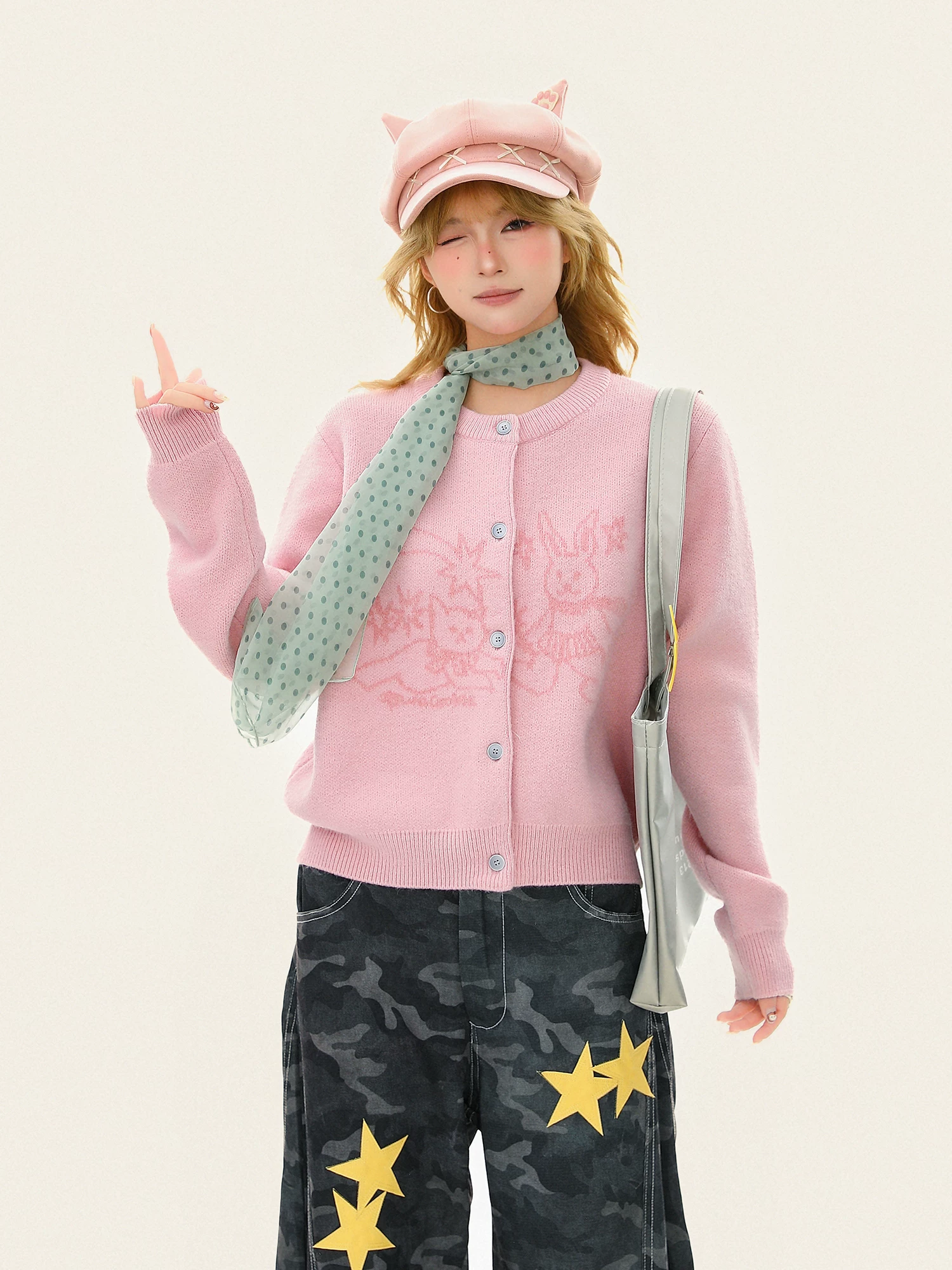 Áo len cardigan cổ tròn màu hồng in hình chú thỏ dễ thương dành cho nữ, áo cardigan dệt kim ngắn ôm dáng cho mùa thu đông.