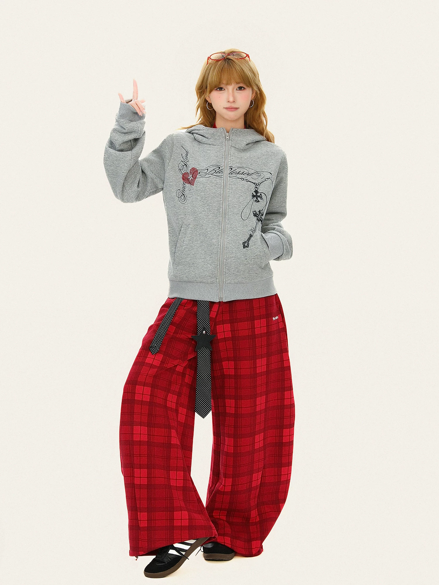 Áo nỉ có mũ trùm đầu hình sừng quỷ in chữ ngọt ngào dành cho nữ, áo khoác cardigan dáng rộng cho mùa thu đông.