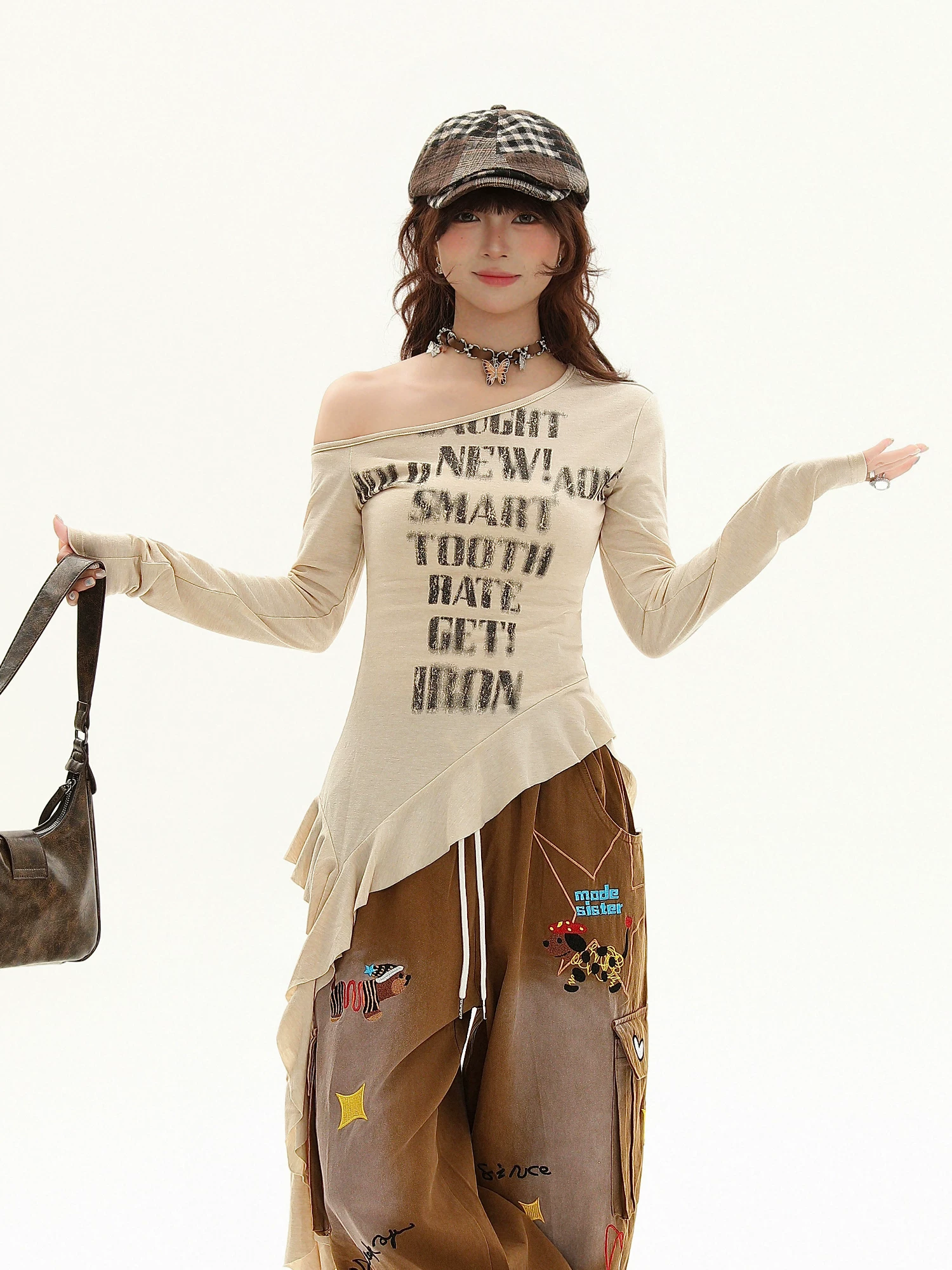 Áo thun dài tay mỏng lệch vai Bulu Biscuit Sweet Cool dành cho nữ, áo thun dài tay không đều kiểu dáng mùa hè Ruffle Slim Fit Top.