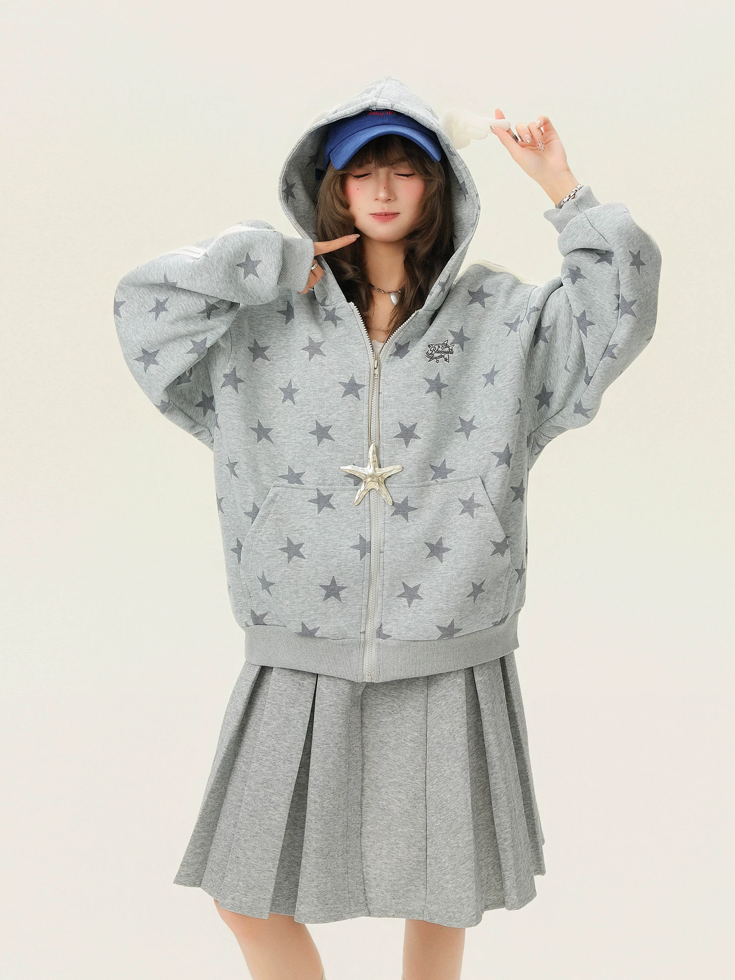 Bulu Biscuit Sweet Cool Style Star Print Áo len cardigan có mũ trùm đầu dành cho nữ Mùa xuân 2026 Áo khoác thường ngày đa năng rộng rãi