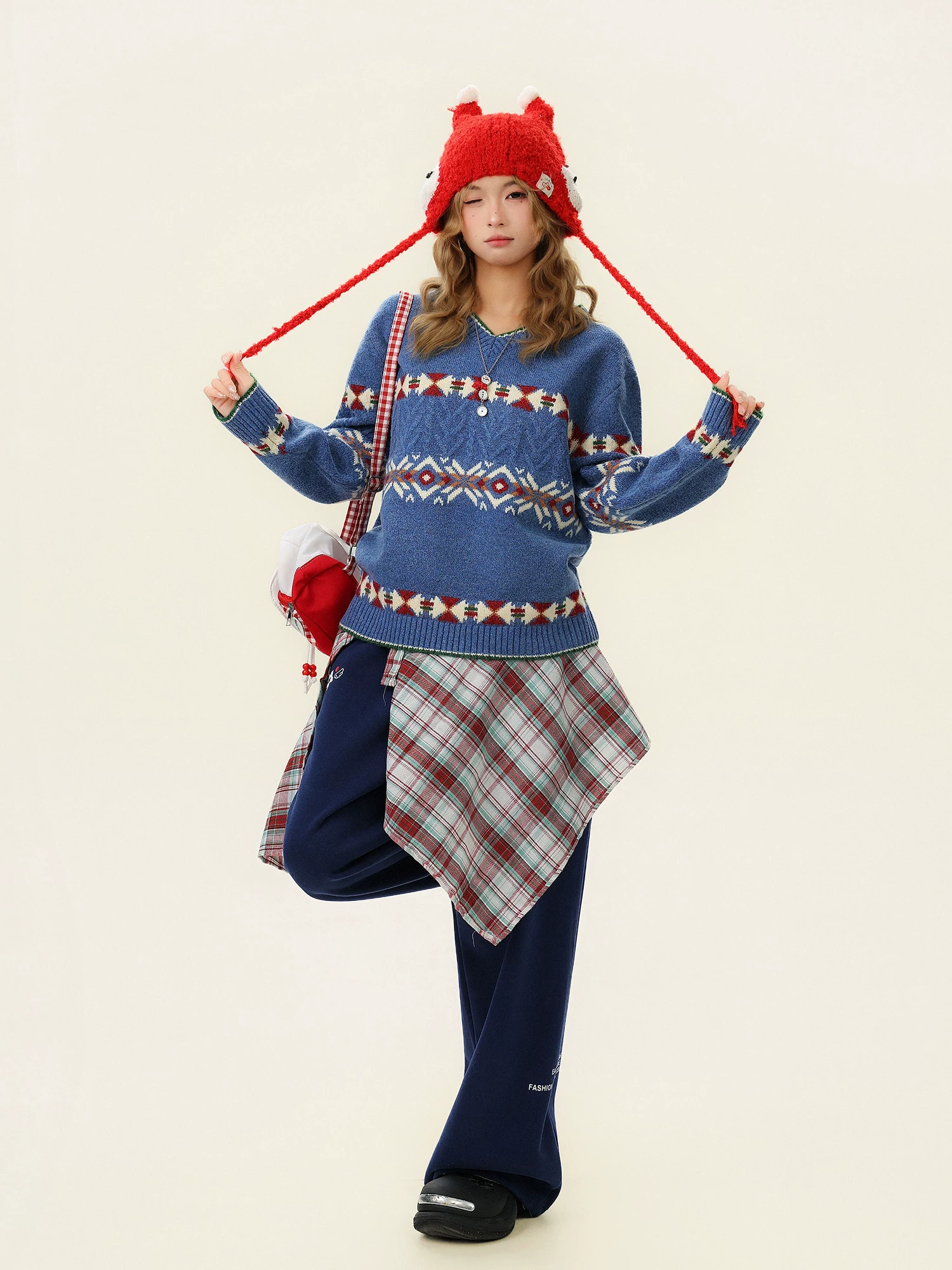 Áo len cổ chữ V Bulu Biscuit retro Fair Isle dành cho nữ, phong cách nhẹ nhàng mùa thu đông, áo dệt kim dáng rộng và thoải mái.