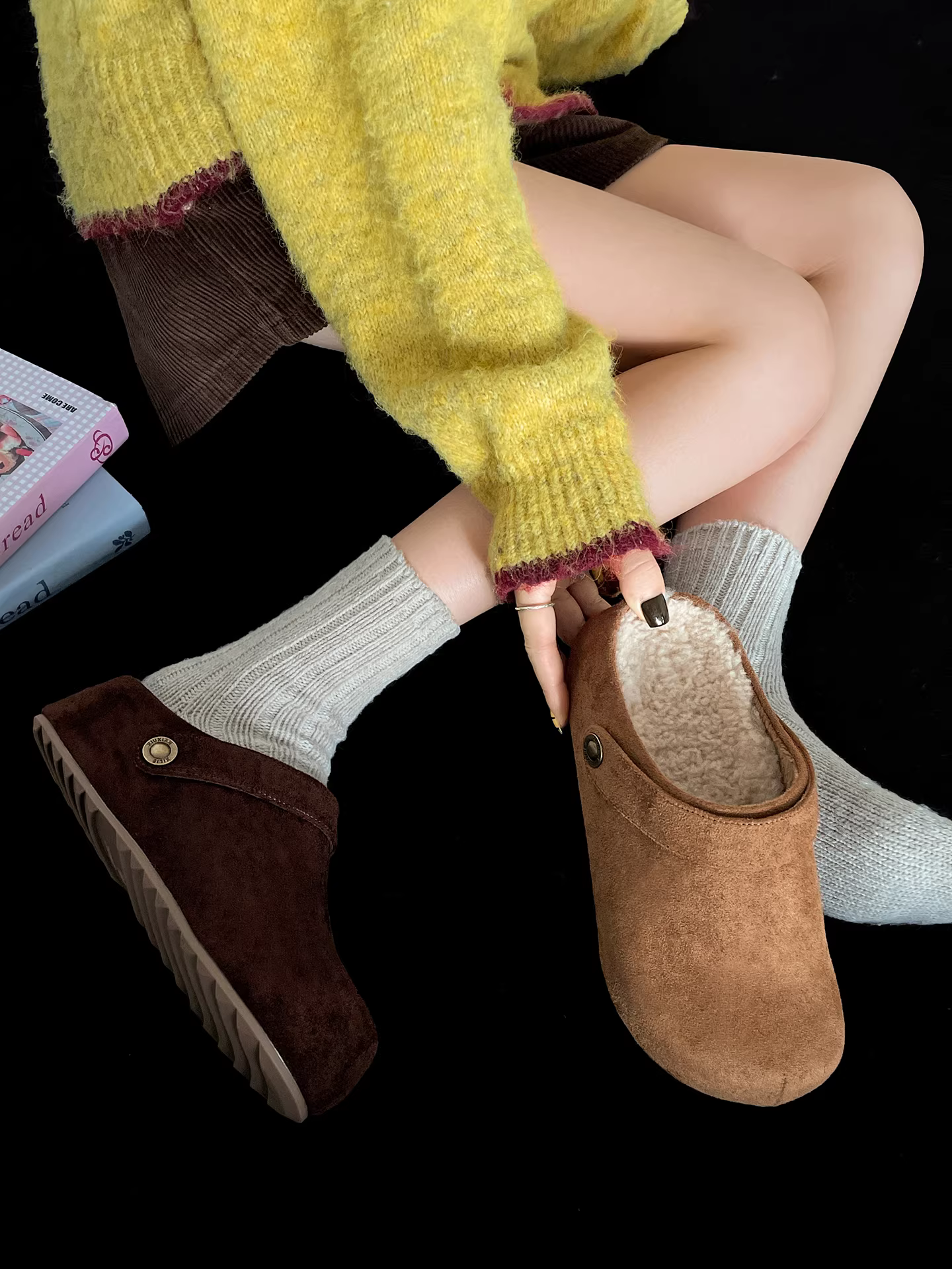 Giày Birkenstock đế dày phong cách retro tăng chiều cao, chất liệu nhung mềm mại, kiểu nửa dép dành cho nữ, mẫu mới thu đông 2025, giữ ấm bằng vải cotton.