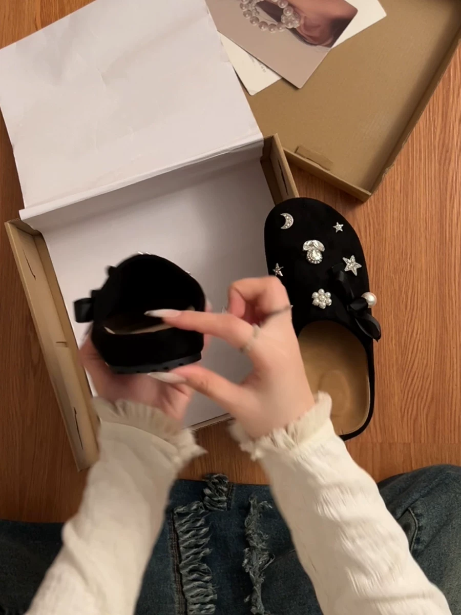 Dép nữ đế dày chống trơn, mũi kín, màu đen Nanzai Nanfang, kiểu mới mùa thu 2025, kiểu retro Birkenstock, thích hợp đi ngoài trời.